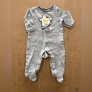 Super cute Boys good egg footie romper sz 3-6 months